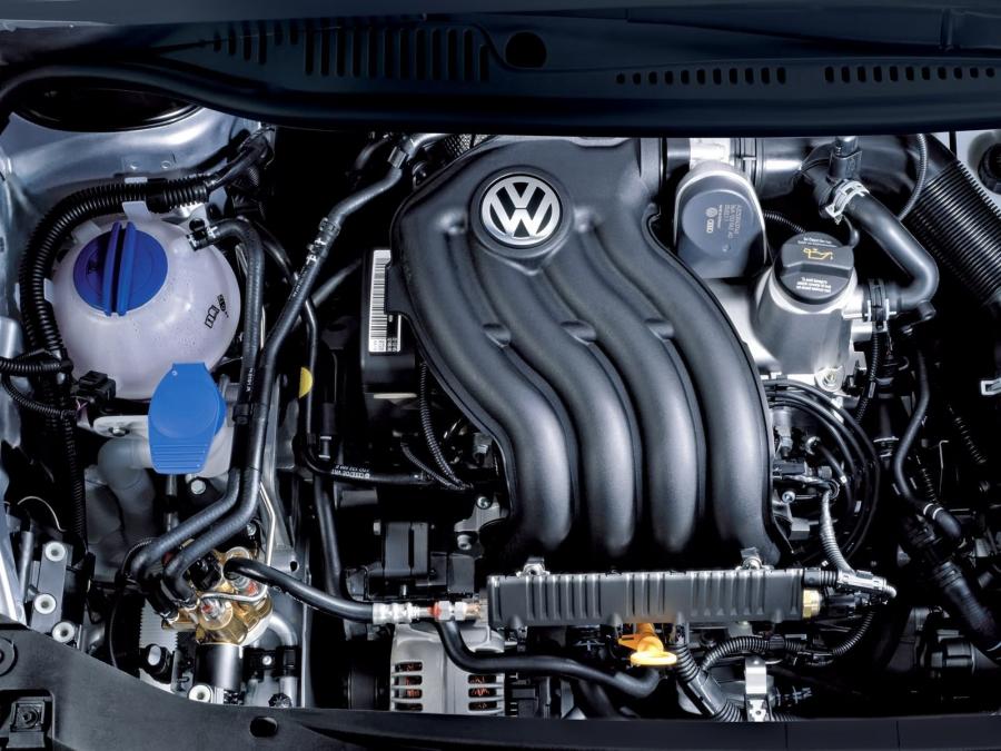  Volkswagen Touran 2.0 EcoFuel 2006 года  (фото 3 из 21)